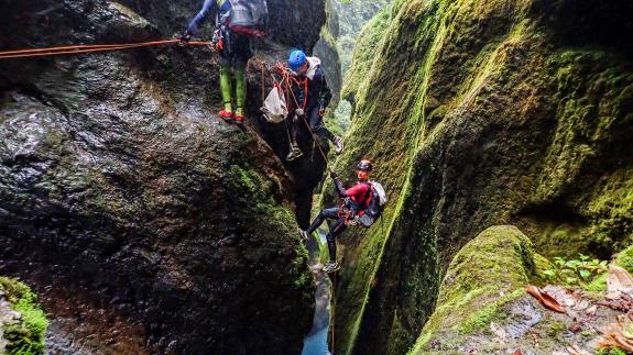 Canyoning expeditie_Mountain Moments